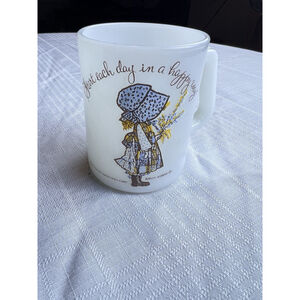 VTG 1972 Federal Milk Glass Holly Hobbie Mug "Start Each Day in a Happy Way"